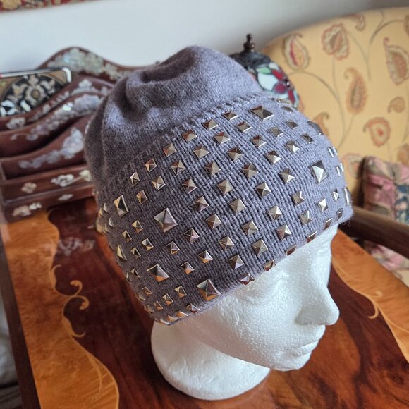 New Beautiful Stud 100% Wool Toque MK - Picture 2 of 7